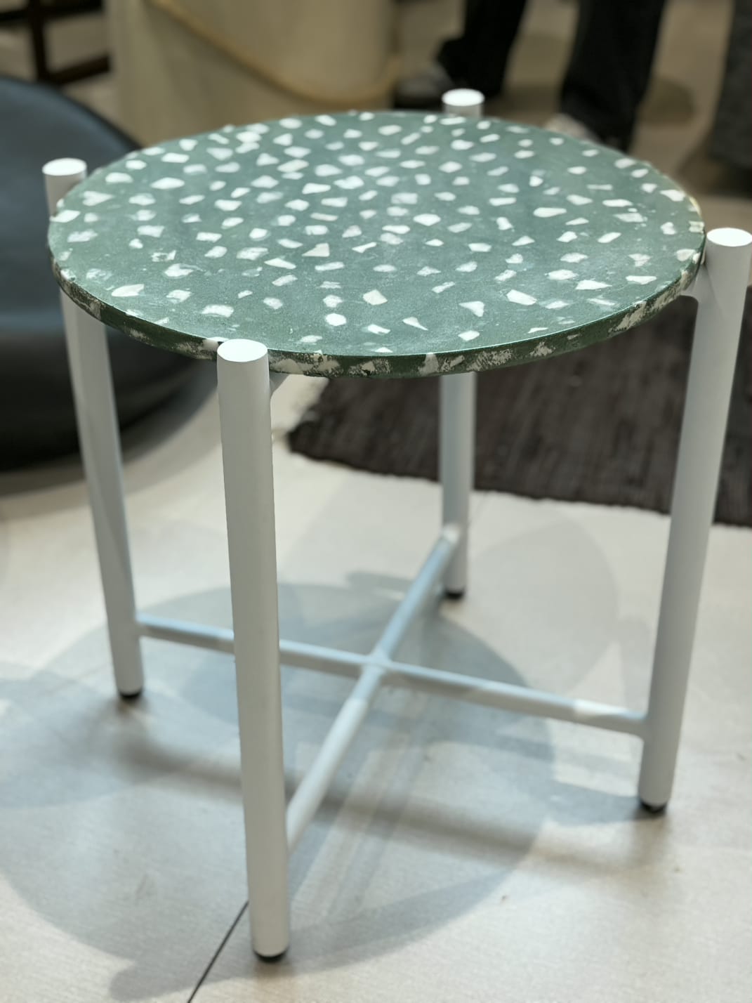 Forma Side table